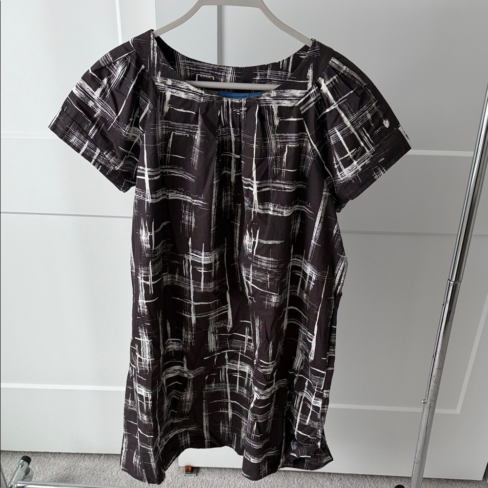 Simply Vera Vera Wang Charcoal and White Shift Dress